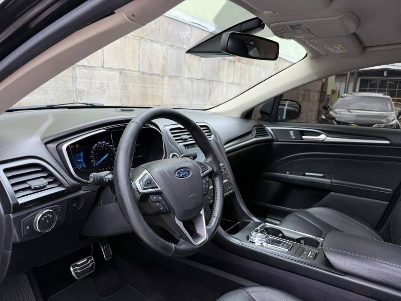 FORD - FUSION - 2016/2017 - Preta - R$ 97.900,00