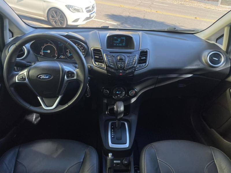 FORD - FIESTA - 2015/2015 - Branca - R$ 54.900,00