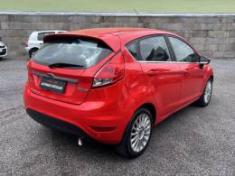 FORD - FIESTA - 2014/2015 - Vermelha - R$ 54.900,00