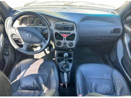 FIAT - PALIO - 2003/2004 - Prata - R$ 25.900,00