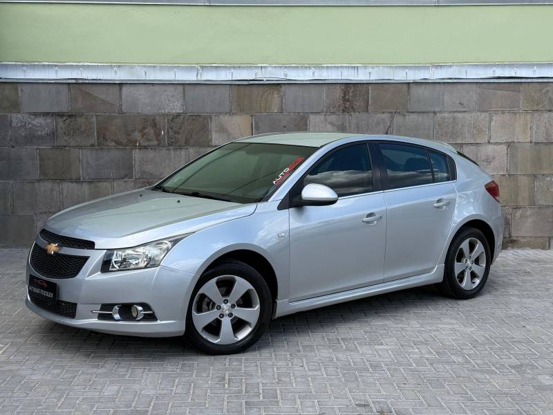 CHEVROLET - CRUZE - 2013/2014 - Prata - R$ 58.900,00
