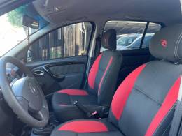 RENAULT - SANDERO - 2012/2013 - Preta - R$ 41.900,00
