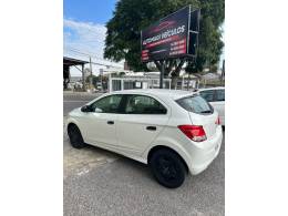 CHEVROLET - ONIX - 2015/2016 - Branca - R$ 45.900,00