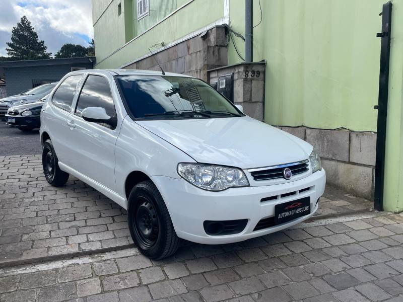 FIAT - PALIO - 2015/2015 - Branca - R$ 25.900,00