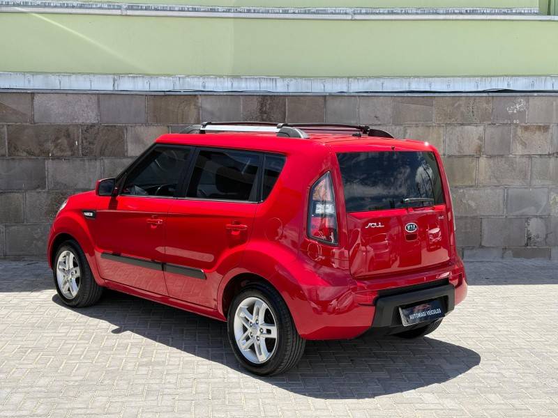 KIA MOTORS - SOUL - 2011/2011 - Vermelha - R$ 41.900,00