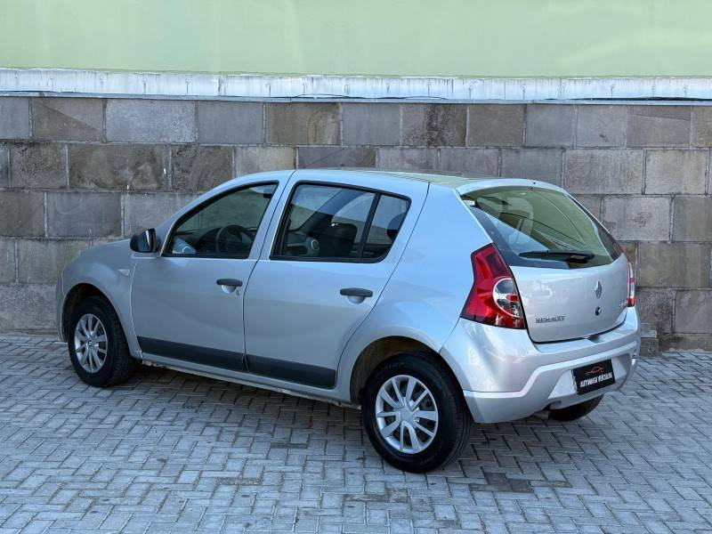 RENAULT - SANDERO - 2010/2011 - Prata - R$ 31.900,00