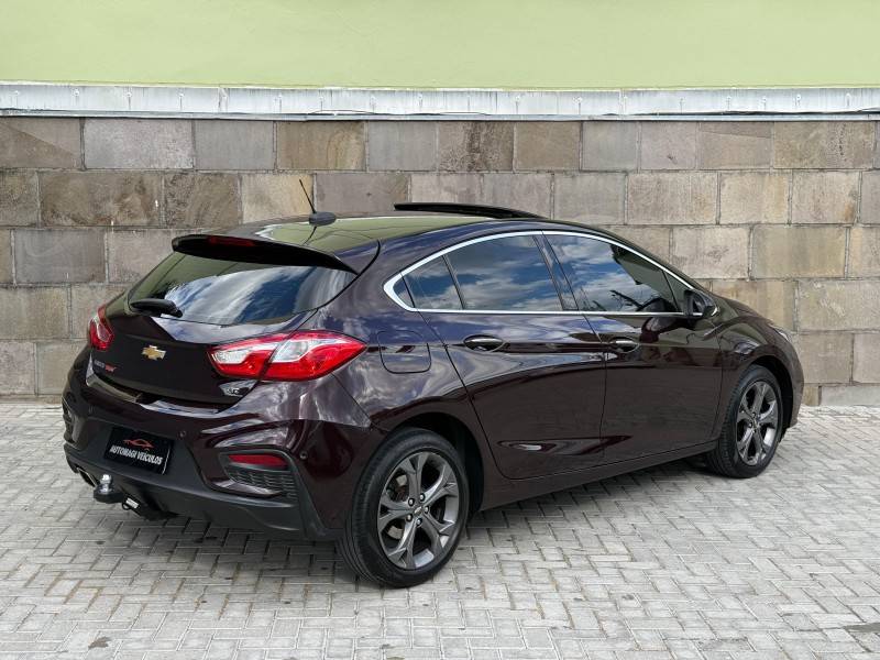 CHEVROLET - CRUZE - 2017/2017 - Vermelha - R$ 95.900,00