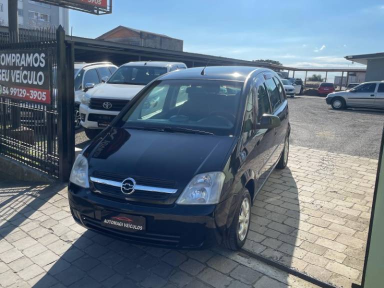 CHEVROLET - MERIVA - 2005/2006 - Preta - R$ 28.900,00