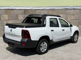 RENAULT - OROCH - 2021/2022 - Branca - R$ 78.900,00