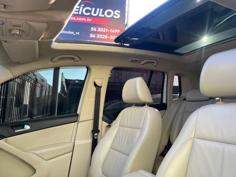 VOLKSWAGEN - TIGUAN - 2011/2011 - Branca - R$ 60.900,00
