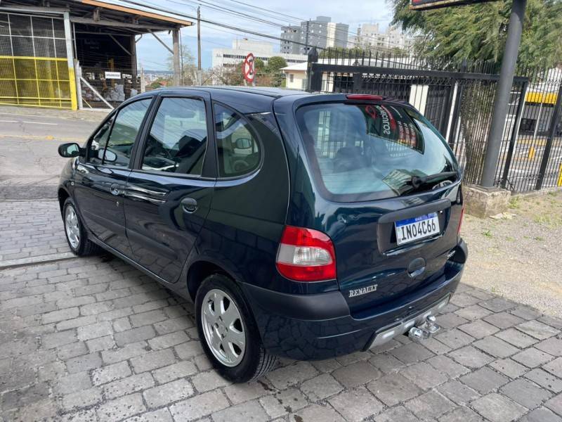 RENAULT - SCÉNIC - 2006/2007 - Verde - Sob Consulta