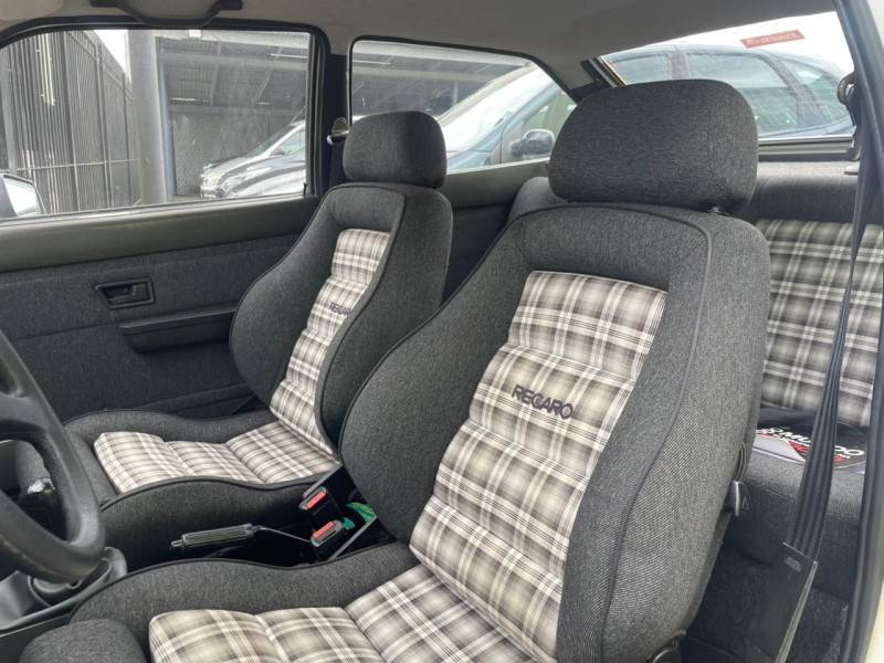 VOLKSWAGEN - GOL - 1985/1985 - Branca - R$ 35.900,00