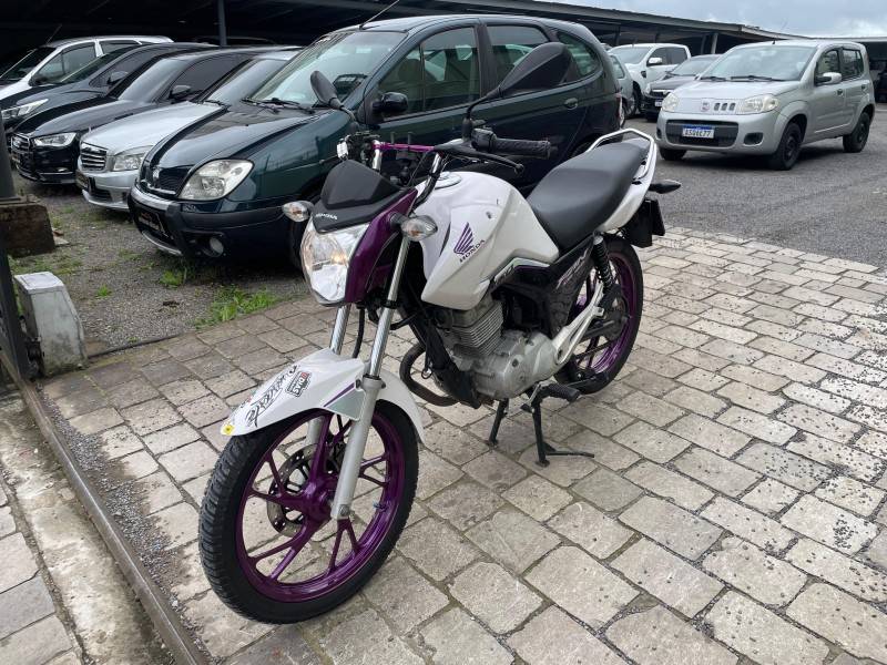 HONDA - CG 150 - 2014/2014 - Branca - R$ 15.900,00