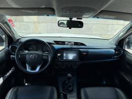 TOYOTA - HILUX - 2021/2021 - Branca - R$ 173.900,00