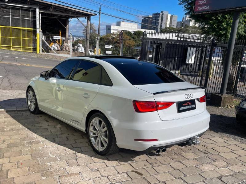 AUDI - A3 - 2015/2015 - Branca - R$ 97.900,00