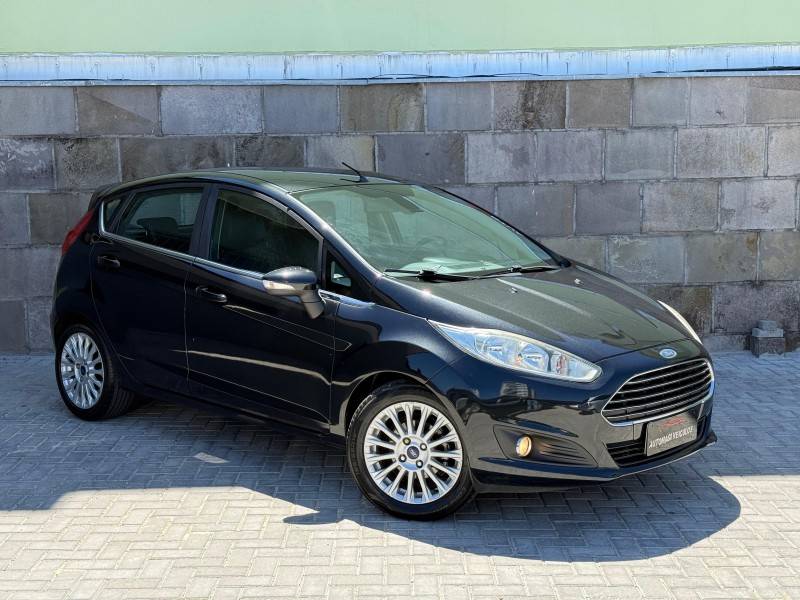 FORD - FIESTA - 2014/2015 - Preta - R$ 49.900,00