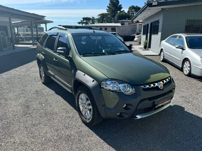 FIAT - PALIO - 2013/2014 - Verde - R$ 48.900,00