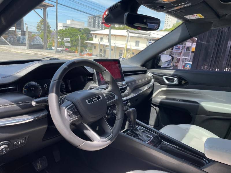 JEEP - COMPASS - 2021/2022 - Branca - R$ 157.900,00