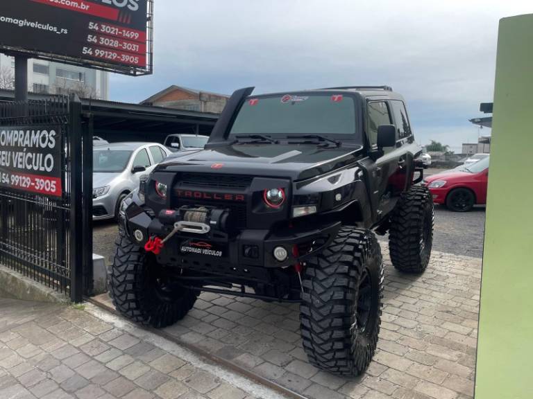 TROLLER - T4 - 2015/2015 - Preta - R$ 239.900,00