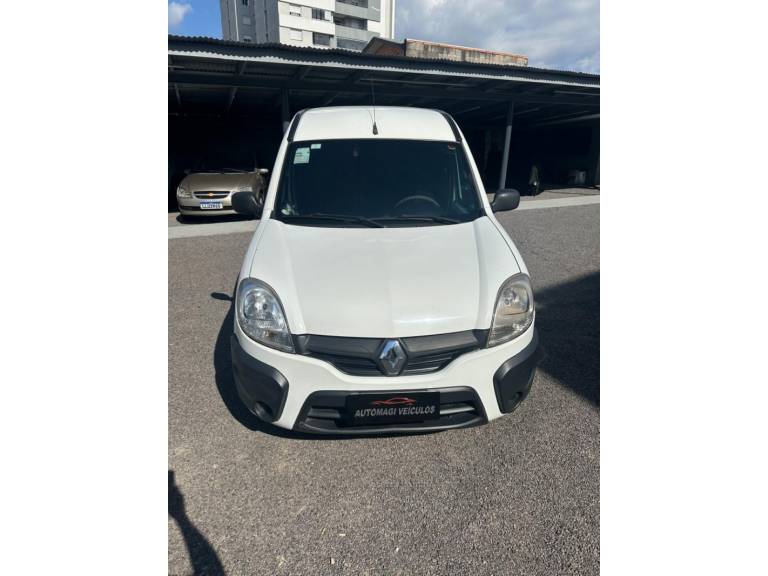 RENAULT - KANGOO - 2014/2015 - Branca - R$ 48.900,00