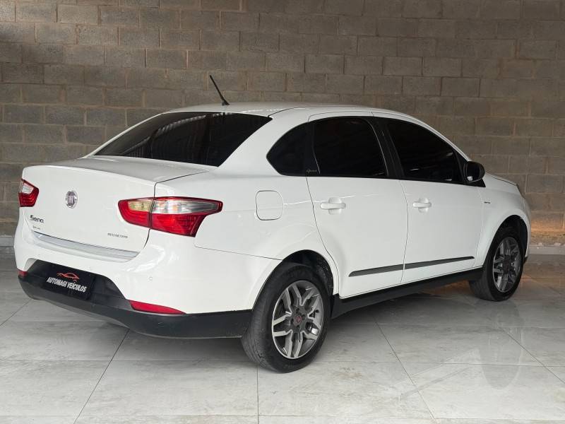 FIAT - GRAND SIENA - 2014/2015 - Branca - R$ 39.900,00