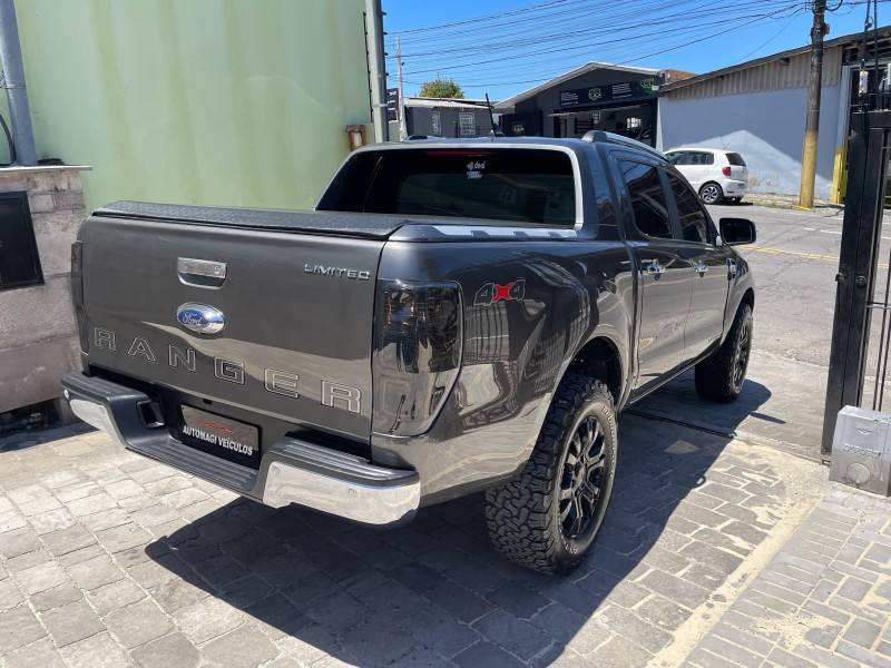 FORD - RANGER - 2021/2022 - Cinza - R$ 189.900,00