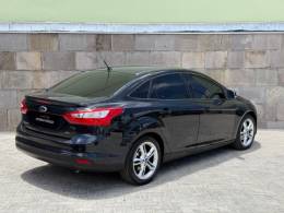 FORD - FOCUS - 2013/2014 - Preta - R$ 49.900,00