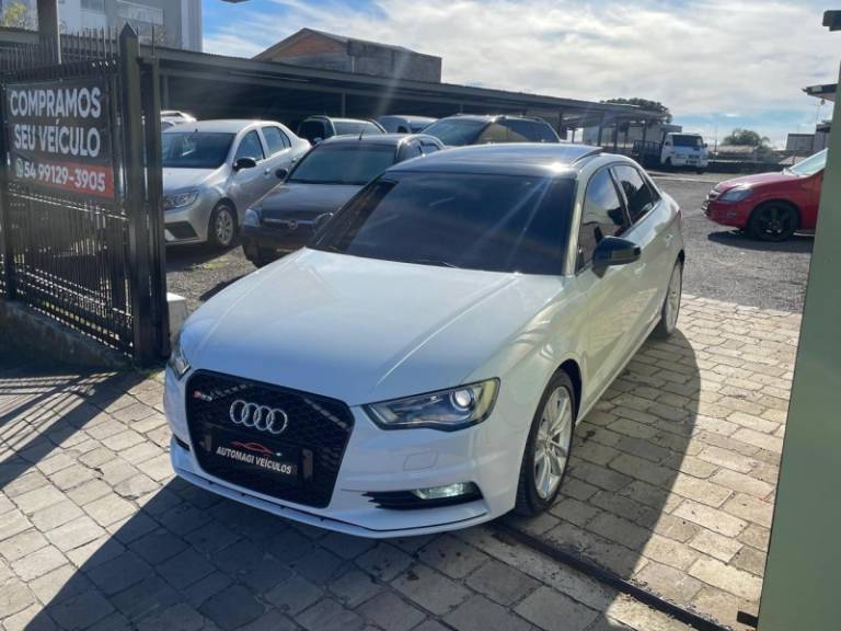AUDI - A3 - 2015/2015 - Branca - R$ 97.900,00