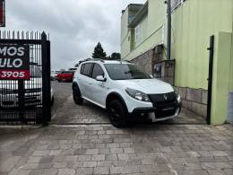 RENAULT - SANDERO - 2013/2014 - Branca - R$ 43.900,00