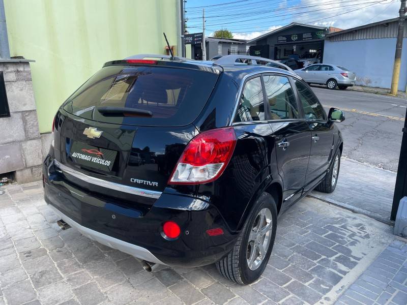 CHEVROLET - CAPTIVA - 2008/2009 - Preta - R$ 39.900,00