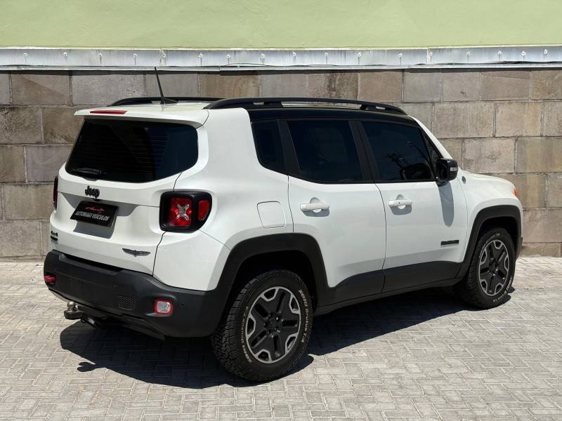JEEP - RENEGADE - 2018/2018 - Branca - R$ 99.900,00