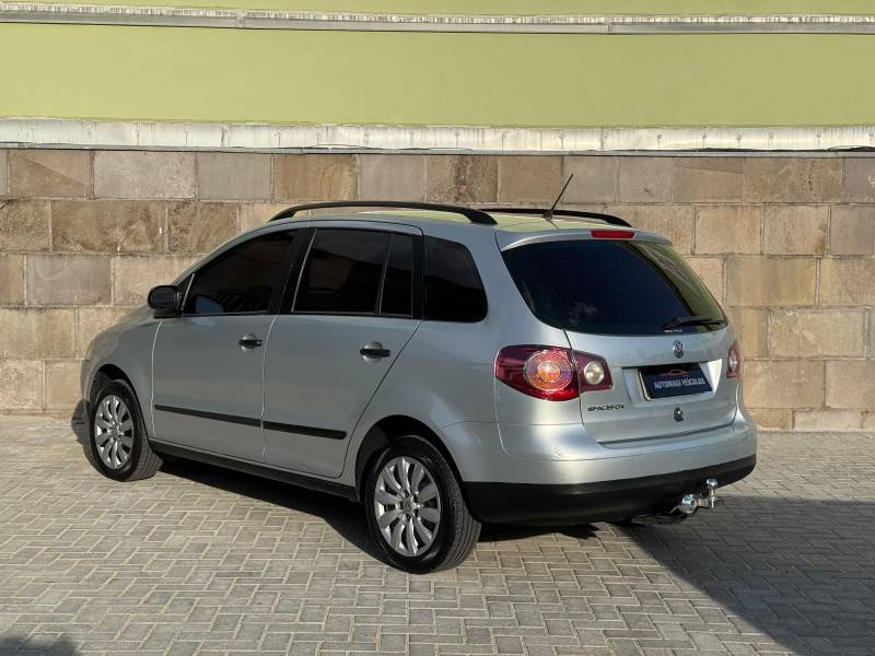 VOLKSWAGEN - SPACEFOX - 2008/2009 - Prata - R$ 32.900,00