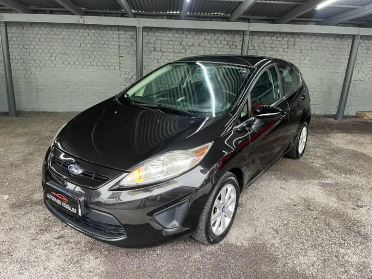 FORD - FIESTA - 2012/2013 - Cinza - R$ 39.900,00