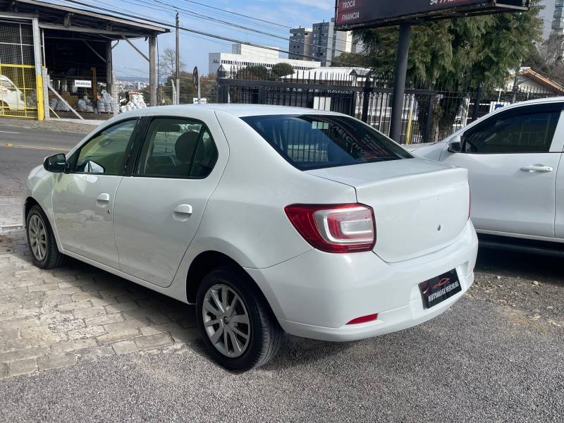RENAULT - LOGAN - 2014/2015 - Branca - R$ 41.900,00