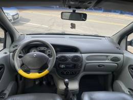 RENAULT - SCÉNIC - 2006/2007 - Verde - Sob Consulta