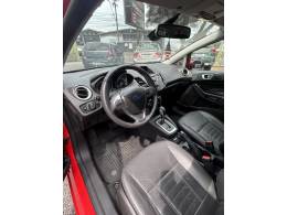 FORD - FIESTA - 2014/2015 - Vermelha - R$ 54.900,00