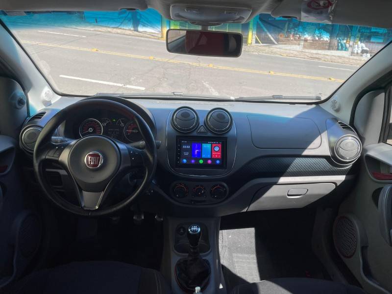 FIAT - PALIO - 2012/2013 - Cinza - R$ 41.900,00