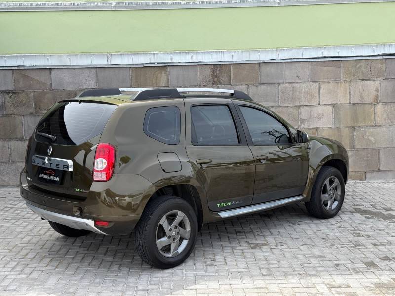 RENAULT - DUSTER - 2013/2014 - Verde - R$ 53.900,00