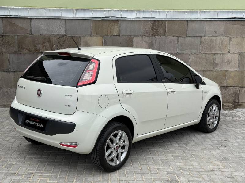 FIAT - PUNTO - 2014/2014 - Branca - R$ 41.900,00