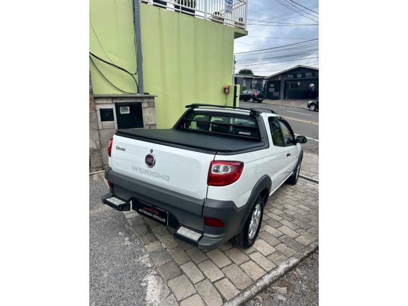 FIAT - STRADA - 2015/2016 - Branca - R$ 66.900,00