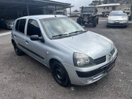 RENAULT - CLIO - 2004/2005 - Prata - R$ 18.900,00