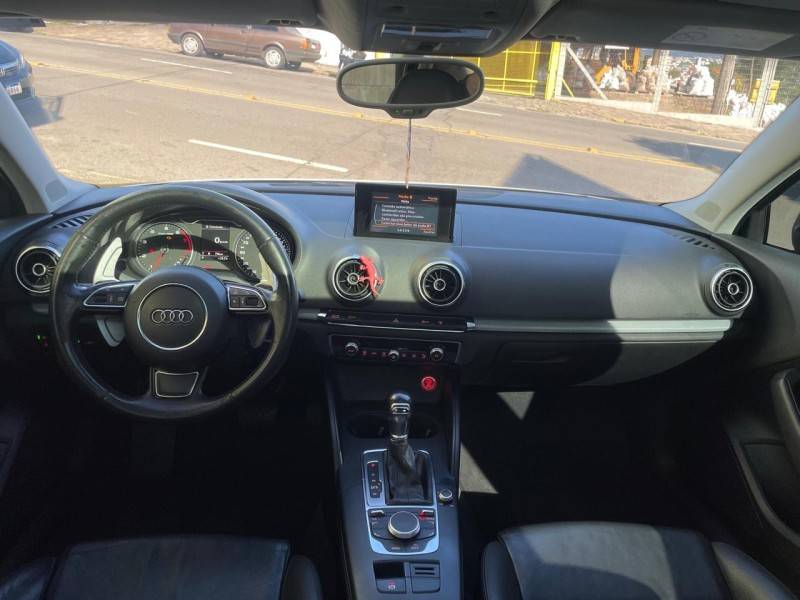 AUDI - A3 - 2015/2015 - Branca - R$ 97.900,00