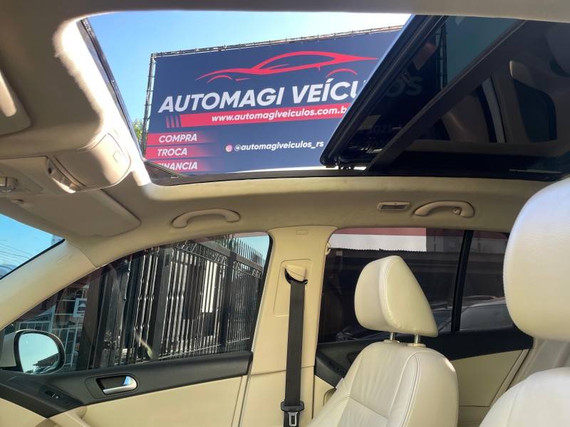 VOLKSWAGEN - TIGUAN - 2011/2011 - Branca - R$ 60.900,00