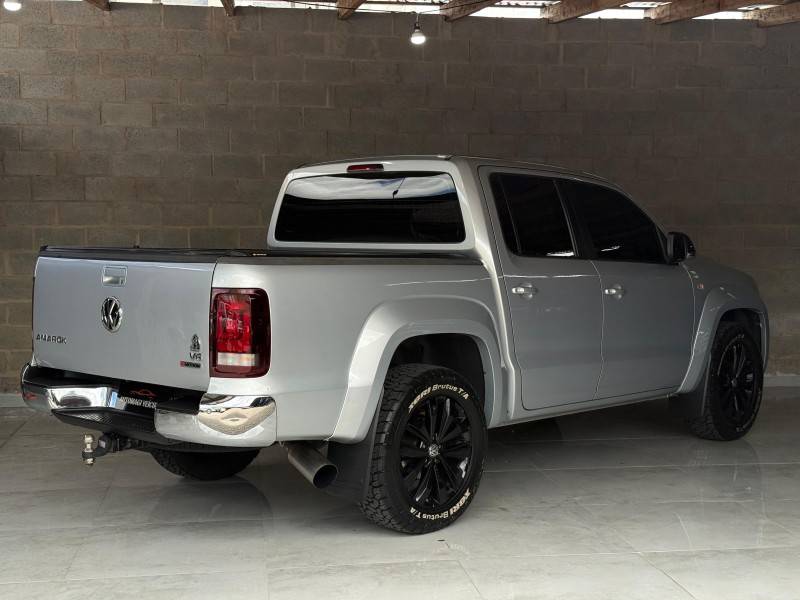 VOLKSWAGEN - AMAROK - 2019/2019 - Prata - R$ 169.900,00