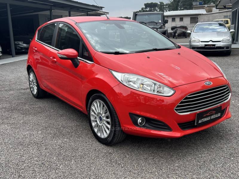 FORD - FIESTA - 2014/2015 - Vermelha - R$ 52.900,00