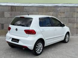 VOLKSWAGEN - FOX - 2014/2015 - Branca - R$ 46.900,00