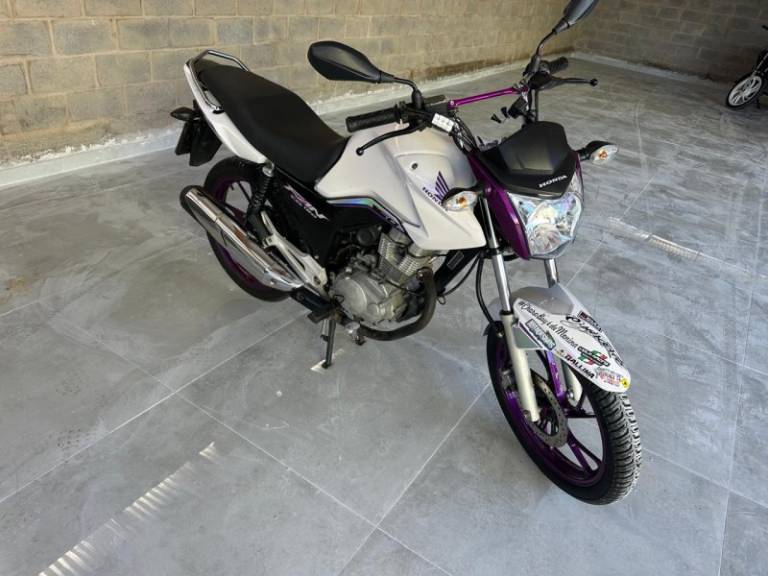 HONDA - CG 150 - 2014/2014 - Branca - R$ 15.900,00
