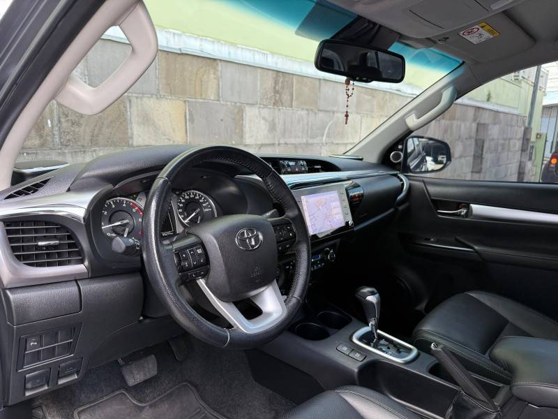 TOYOTA - HILUX - 2021/2021 - Cinza - R$ 259.900,00