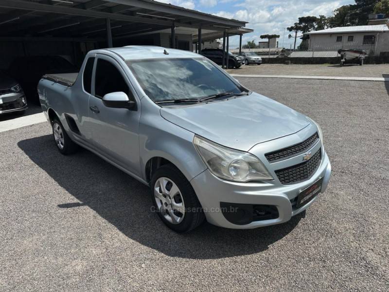 CHEVROLET - MONTANA - 2011/2012 - Prata - R$ 37.900,00