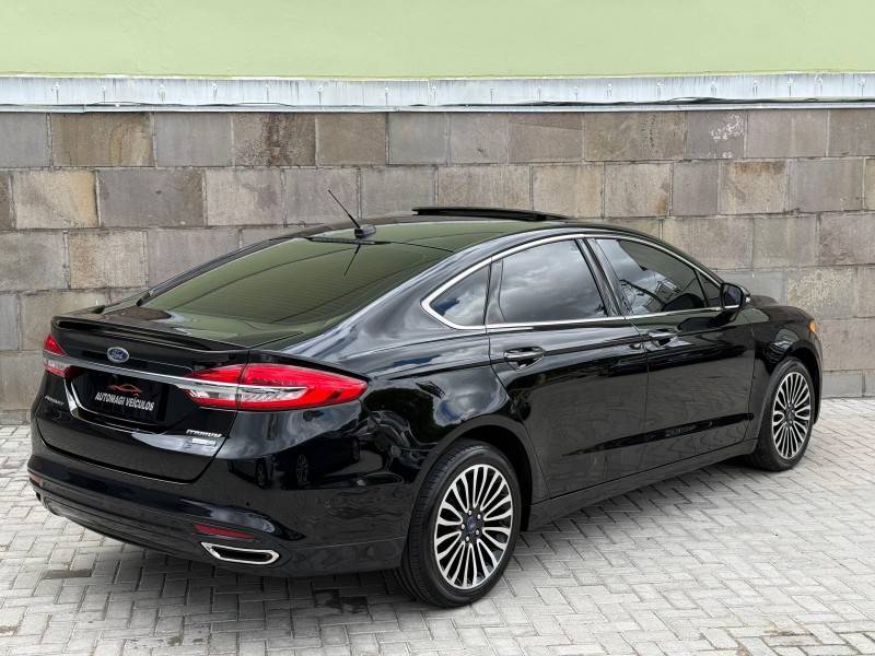 FORD - FUSION - 2016/2017 - Preta - R$ 97.900,00